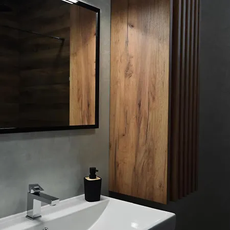 Apartamento Lesna 5 *