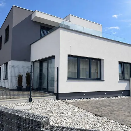 Lesna 5 Apartmán