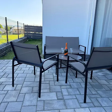 Lesna 5 Apartmán *